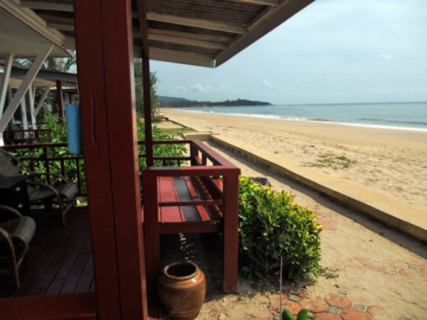 koh-lanta-nakara-long-beach-bungalow01