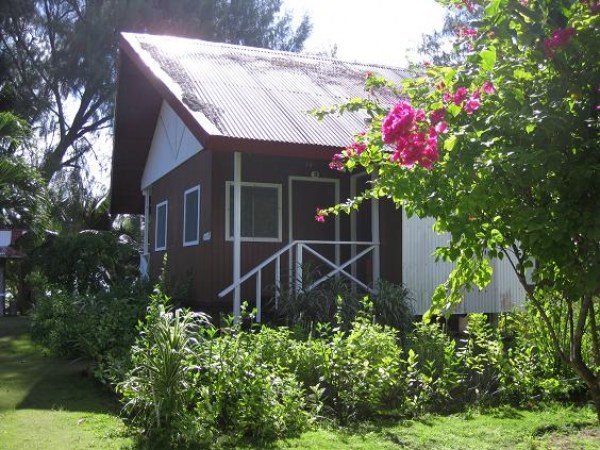 palau-carp-island-sunrise-cottage